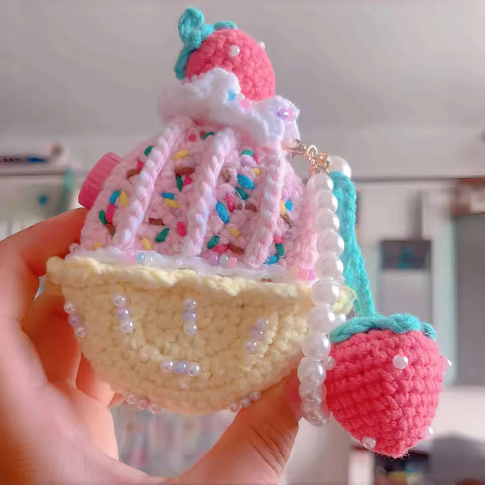 Tamagotchi Paradise Knitted Case - Strawberry Cake